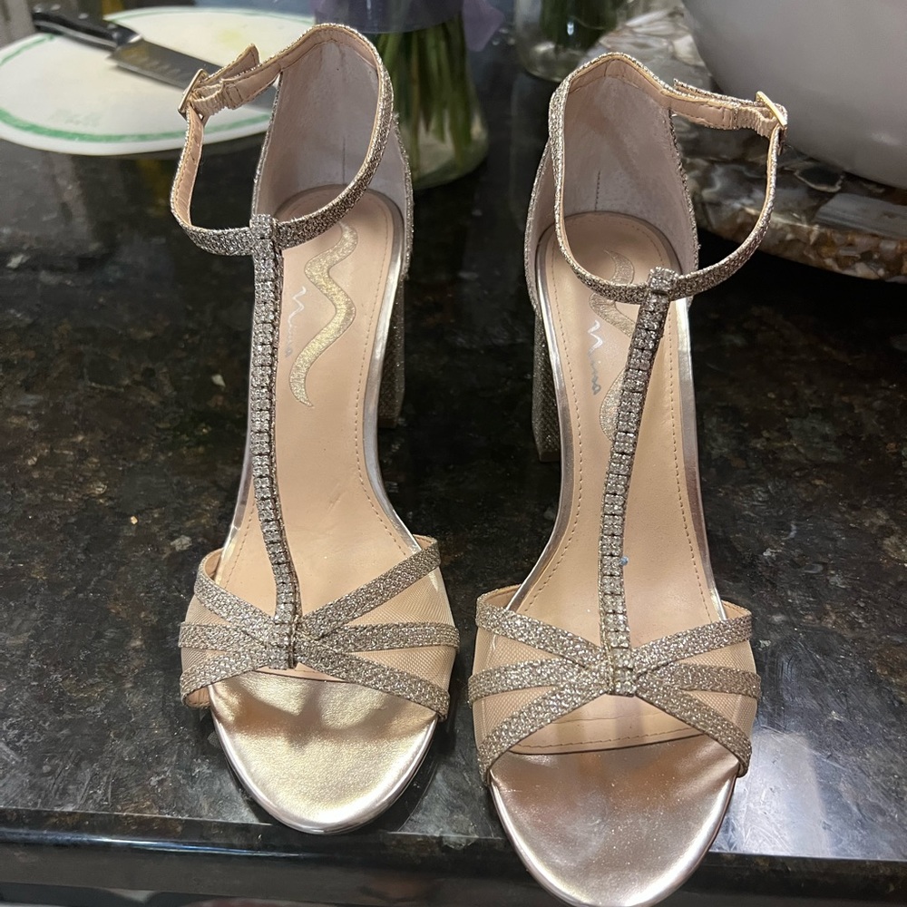 Beautiful Nina sparkle Havana Sandals size 9.5